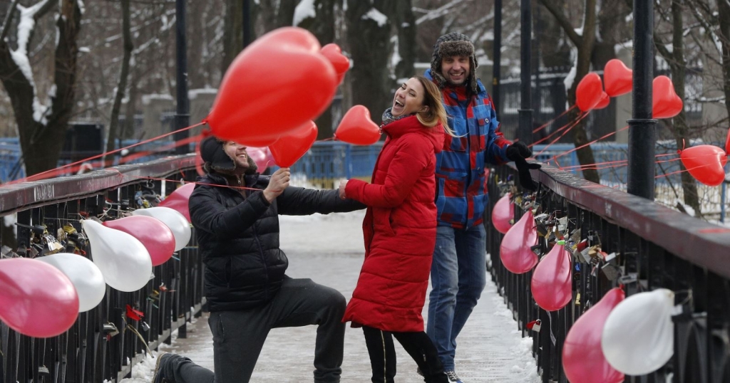 Ở mỗi nước khác nhau lại có những cách kỷ niệm ngày lễ Valentine khác nhau (Ảnh: USA today)