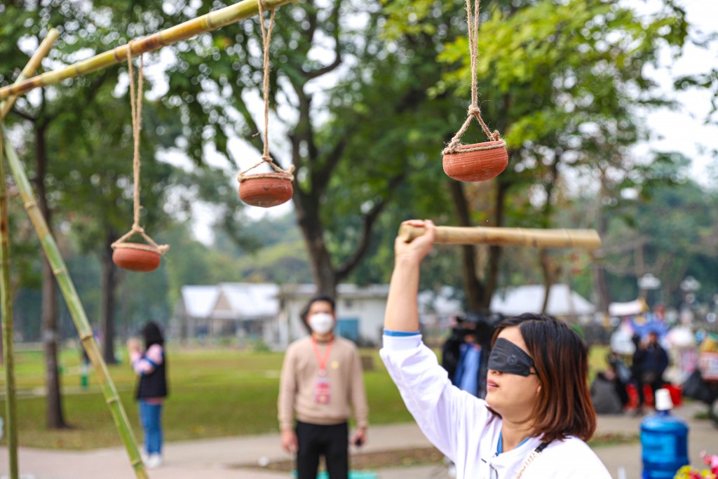 “Cùng nhau làm nên Tết” trao tặng 500 phần quà ý nghĩa đến công nhân lao động khó khăn