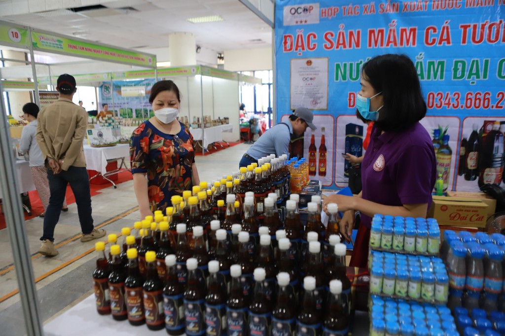 Nông sản, đặc sản các tỉnh đồng bằng sông Hồng hội tụ tại thị trường Hà Nội