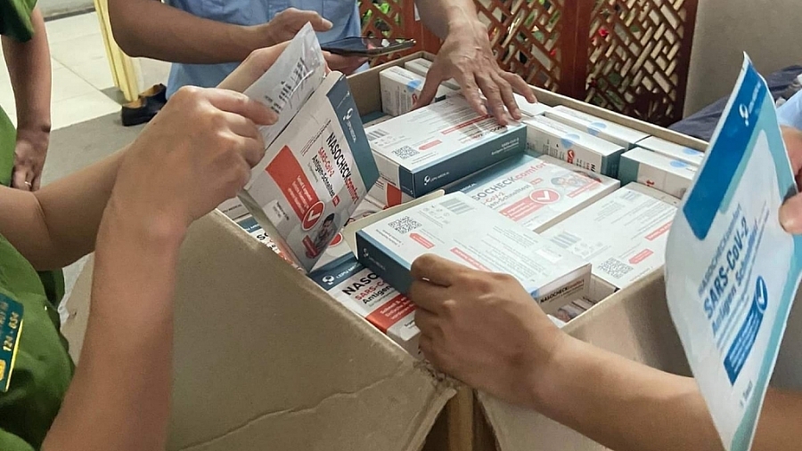 Lực lượng chức năng đã thu giữ số hàng trên