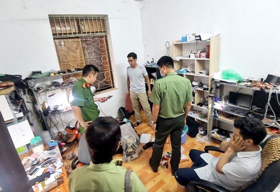 Công an thành phố Hà Nội từng phát hiện “lò” cung cấp thiết bị công nghệ cao, phục vụ gian lận thi cử.