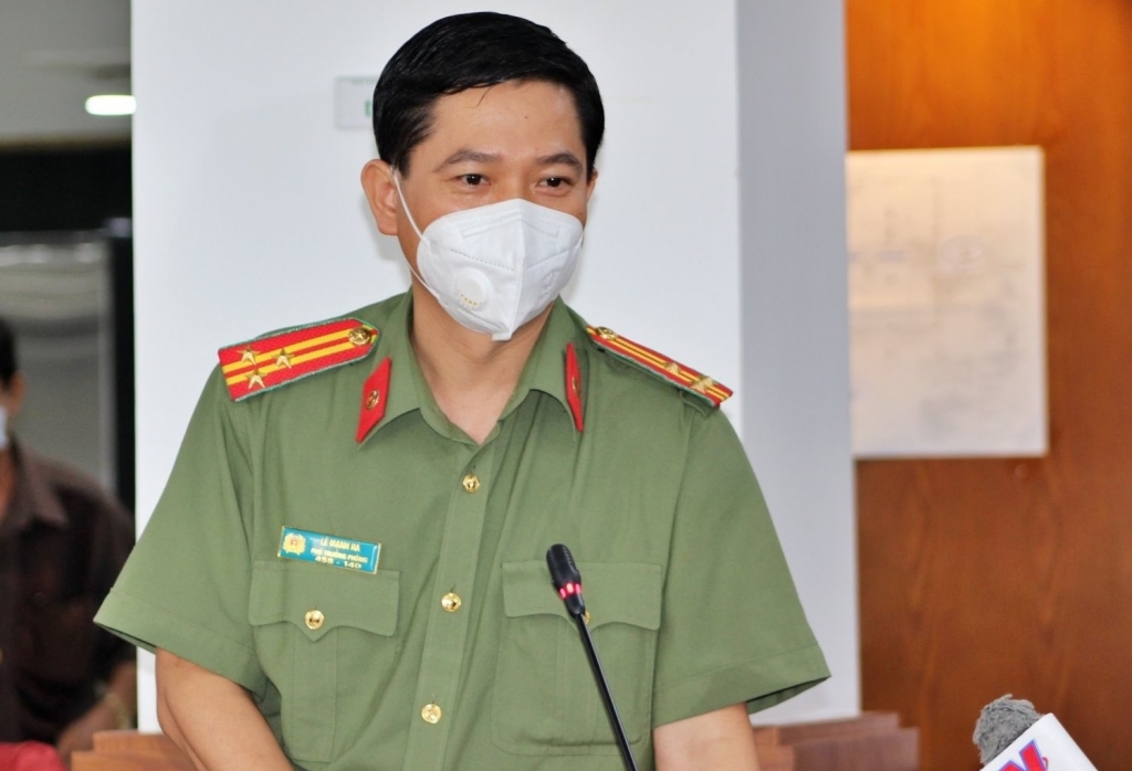 Thượng tá Lê Mạnh Hà, Phó trưởng Phòng Tham mưu, Công an TP Hồ Chí Minh tại buổi họp báo