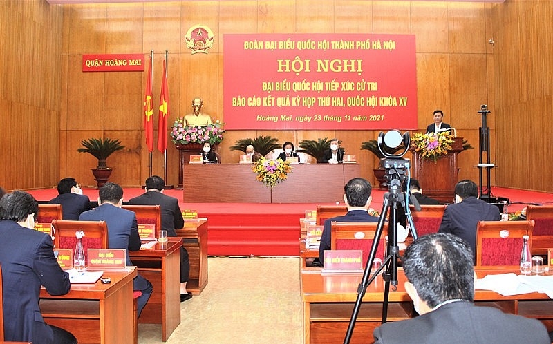 Quang cảnh buổi tiếp xúc cử tri