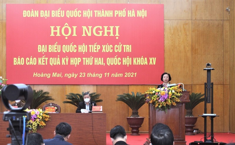 Phó Trưởng đoàn chuyên trách Đoàn đại biểu Quốc hội thành phố Hà Nội Phạm Thị Thanh Mai phát biểu tiếp thu ý kiến cử tri