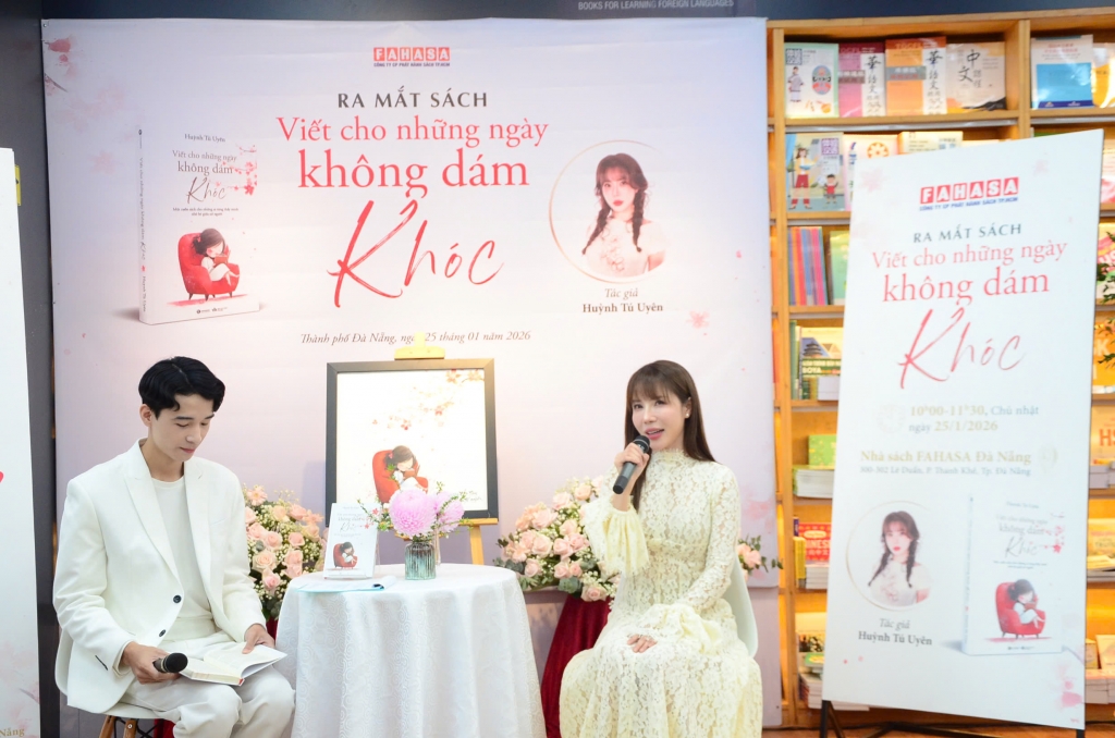 Tác giả Huỳnh Tú Uyên