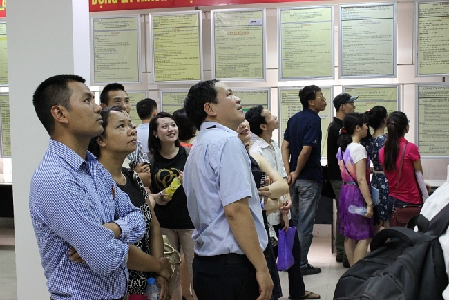 Ngoài hưởng trợ cấp, người lao động có thêm nhiều lợi ích khi đóng bảo hiểm thất nghiệp