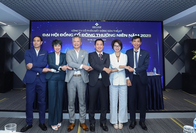 Cen Land: Hành trình mới và bước tiến ra thế giới