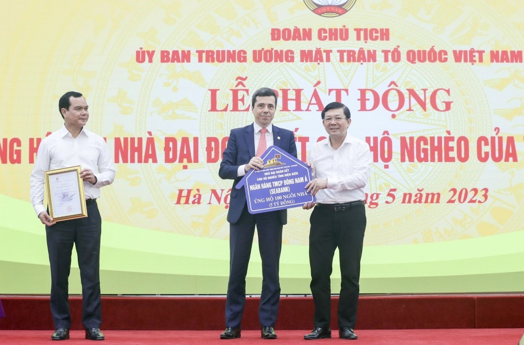 SeABank trao 5 tỷ đồng ủng hộ xây 100 căn nhà đại đoàn kết tại Điện Biên