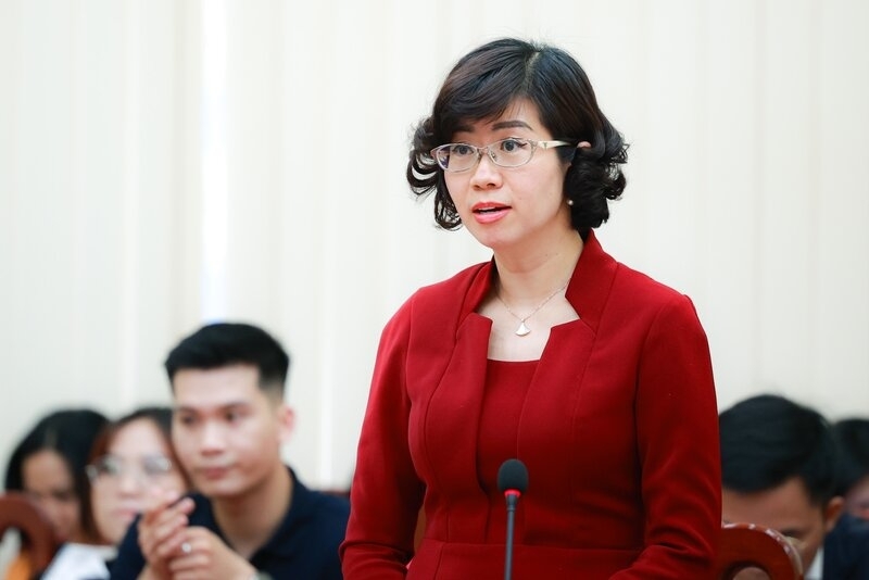 Bà Lê Thị Hồng Vân - Quyền Vụ trưởng, Vụ Ngoại giao Văn hoá và UNESCO, Tổng Thư ký Ủy ban Quốc gia UNESCO Việt Nam - phát biểu tại buổi họp báo.