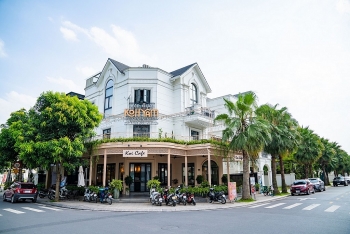 Thương nhân bỏ phố cổ chật chội về 