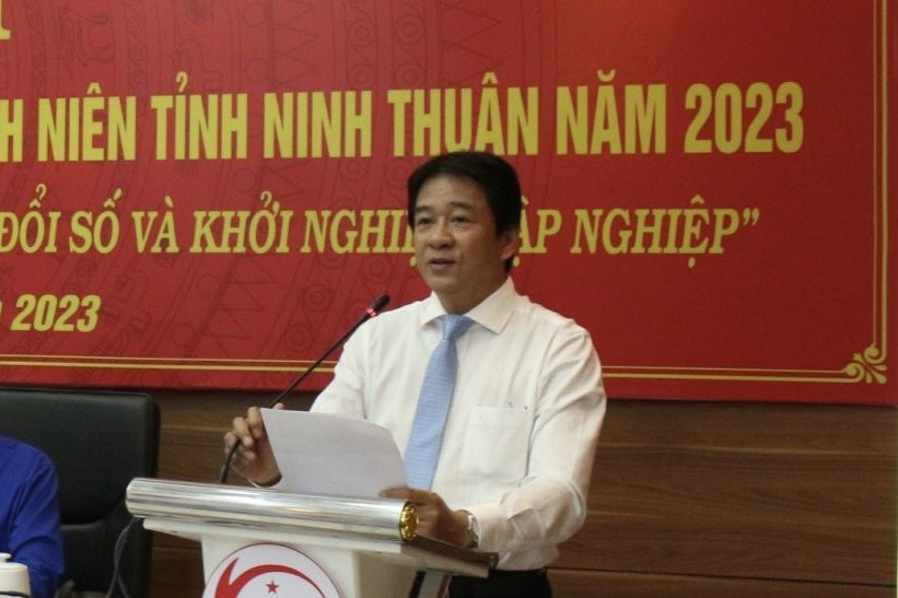 Phó Chủ tịch UBND tỉnh Ninh Thuận Nguyễn Long Biên chia sẻ những tâm tư, nguyện vọng của thanh niên trên con đường lập nghiệp, khởi nghiệp