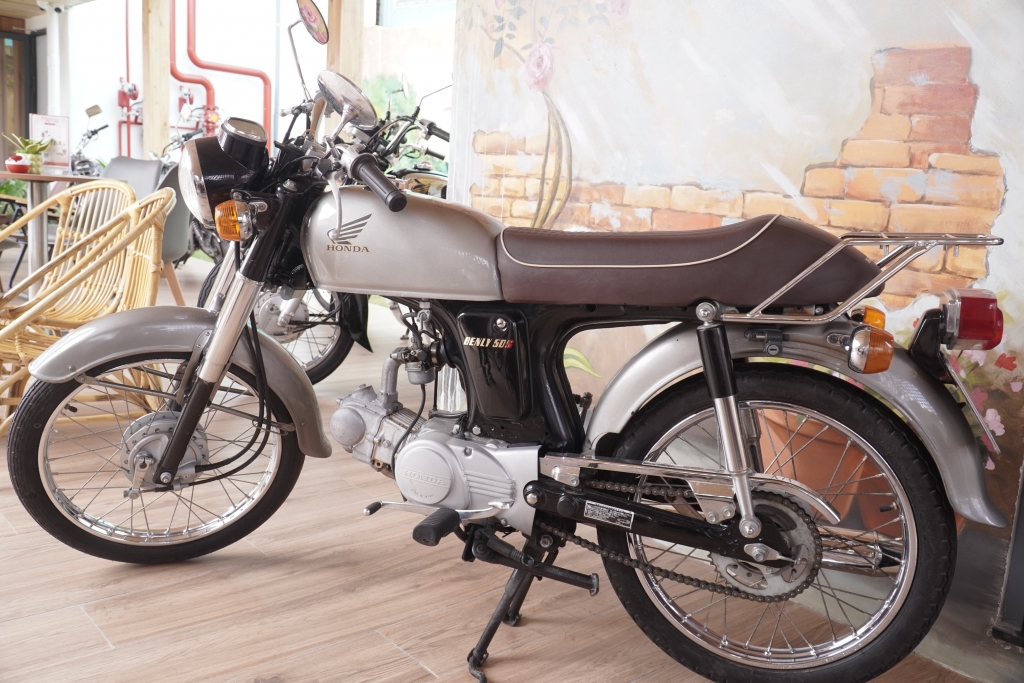 chủ nhân của bộ sưu tập này đã dành 14 năm sưu tầm những chiếc xe cổ thuộc nhiều dòng xe của thương hiệu Honda chủ nhân của bộ sưu tập này đã dành 14 năm sưu tầm những chiếc xe cổ thuộc nhiều dòng xe của thương hiệu Honda