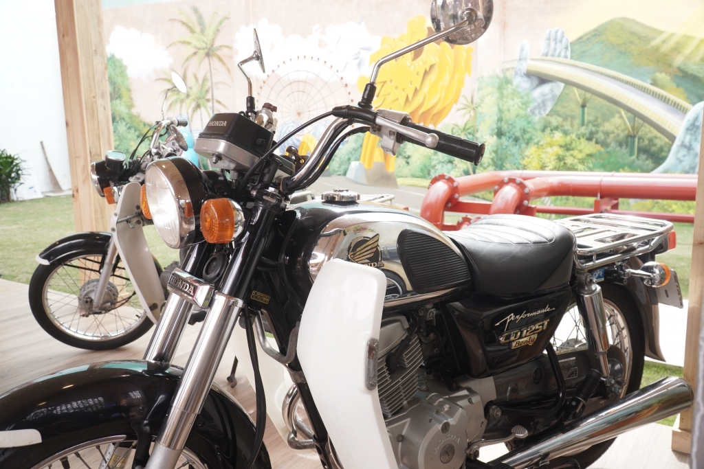 Số xe này hiện đang trưng bày tại Head Honda Quốc Tiến 4 Số xe này hiện đang trưng bày tại Head Honda Quốc Tiến 4