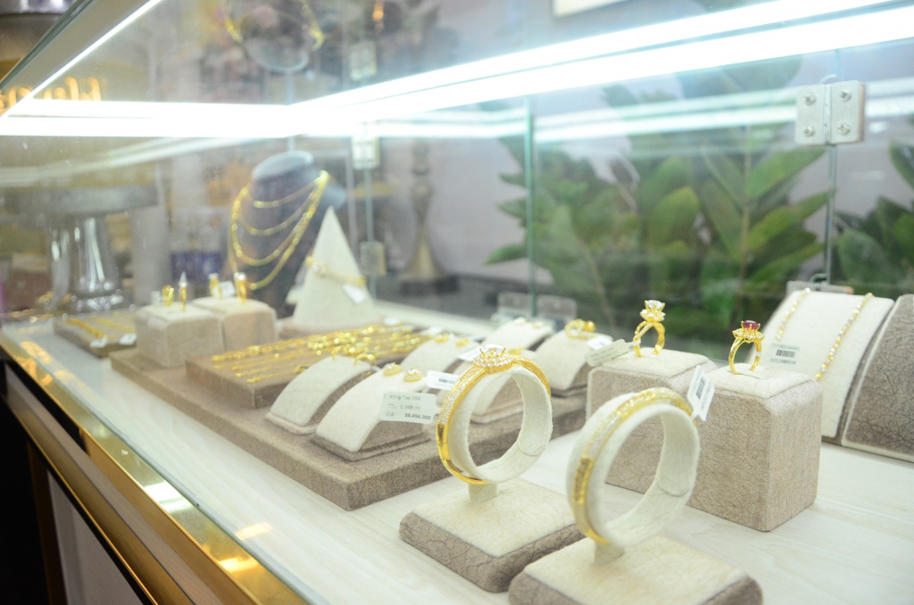 HanaGold Đà Nẵng được xây dựng theo mô hình chuẩn hóa, ứng dụng công nghệ hiện đại, một điểm giao dịch vàng minh bạch – an toàn – thuận tiện (Ảnh Đ.Minh) HanaGold Đà Nẵng được xây dựng theo mô hình chuẩn hóa, ứng dụng công nghệ hiện đại, một điểm giao dịch vàng minh bạch – an toàn – thuận tiện (Ảnh Đ.Minh)