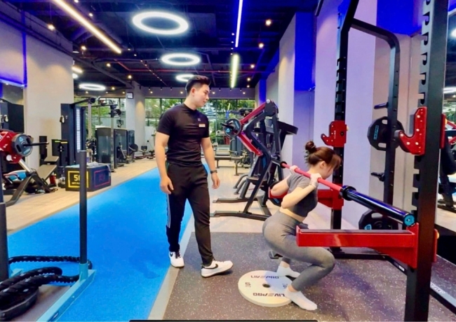 Người trẻ chạy đua giảm cân sau Tết