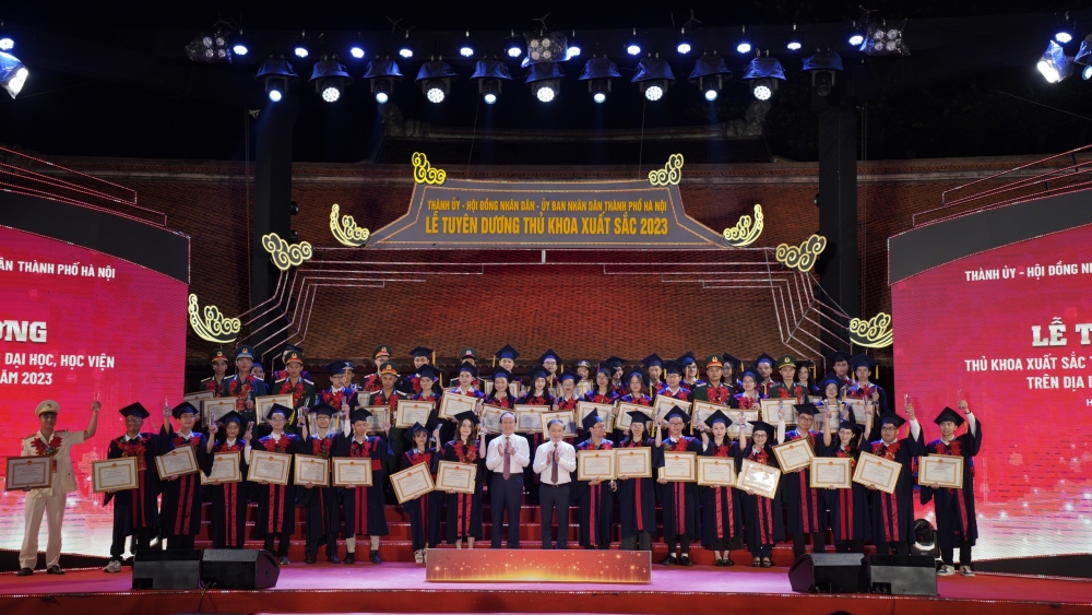Đưa khoa học, công nghệ và đổi mới sáng tạo thành trụ cột phát triển Thủ đô