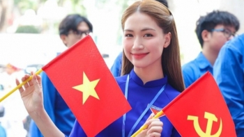 Hòa Minzy và 443 thanh niên được tuyên dương làm theo lời Bác