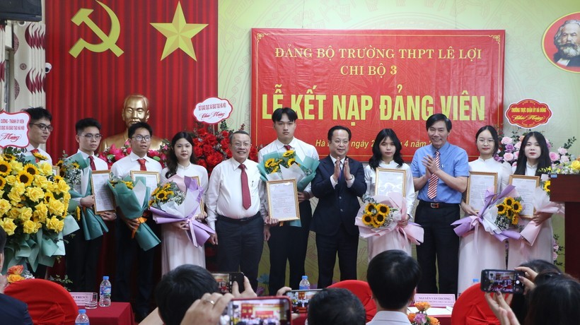 Hà Nội: Số học sinh THPT được kết nạp Đảng tăng 14 lần