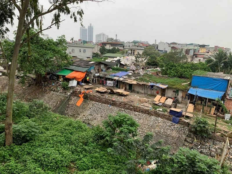 Phúc Xá (Ba Đình): Mất an toàn vệ sinh môi trường ở chân cầu Long Biên phuc xa ba dinh mat an toan ve sinh moi truong o chan cau long bien