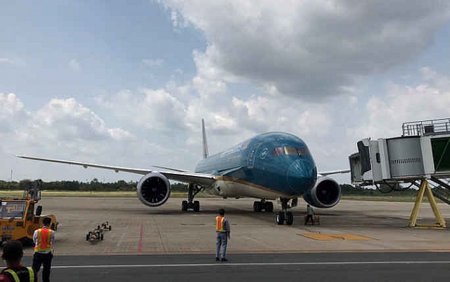 Vietnam Airlines tiếp tục vận chuyển hành khách từ Châu Âu về Việt Nam