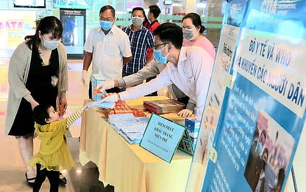 Từ 16/3, thực hiện nghiêm việc đeo khẩu trang nơi công cộng