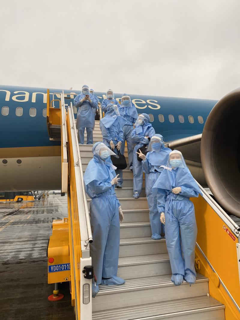 Vietnam Airlines tăng cường ph&ograve;ng dịch c&aacute;c chuyến bay giữa ch&acirc;u &Acirc;u v&agrave; Việt Nam - 7