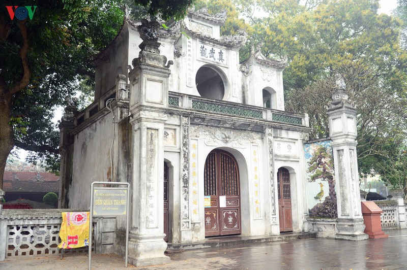 ngày đầu quy định đeo khẩu trang nơi công cộng, người đeo người không hình 13 ngay dau quy dinh deo khau trang noi cong cong, nguoi deo nguoi khong hinh 13