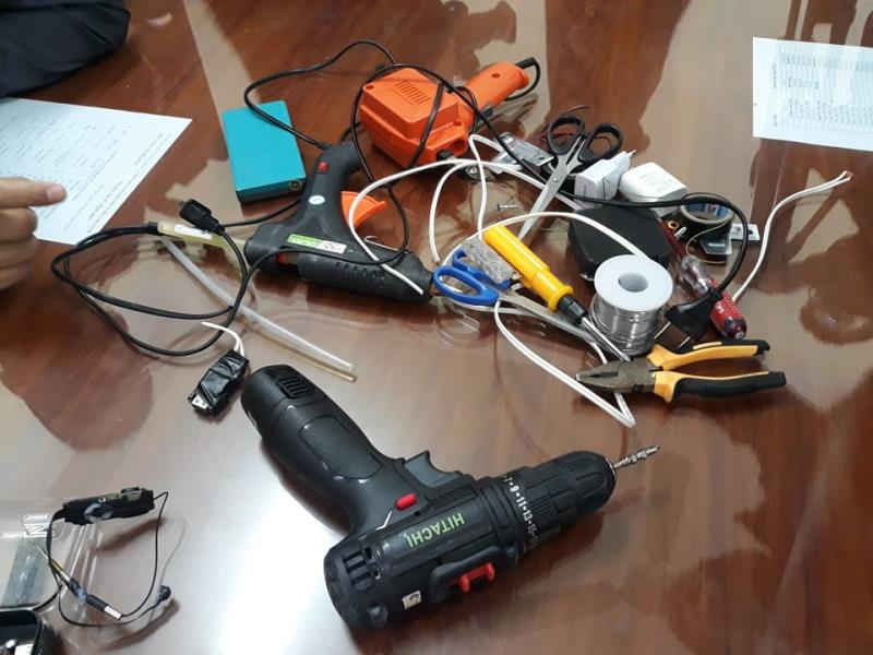 Bắt khẩn cấp nhóm thanh niên gắn camera quay lén trong nhà nghỉ - 2