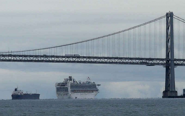 Phát hiện 2 hành khách mắc Covid-19 trên du thuyền chở 1.400 người