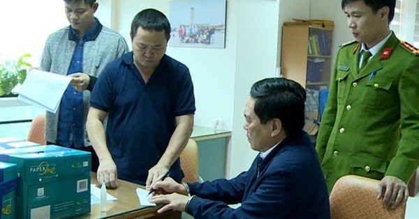 Trưởng phòng Cục thuế Thanh Hóa bị bắt khi cầm 100 triệu đồng của nữ doanh nhân - Ảnh 1. Trưởng phòng Cục thuế Thanh Hóa bị bắt khi cầm 100 triệu đồng của nữ doanh nhân - Ảnh 1.