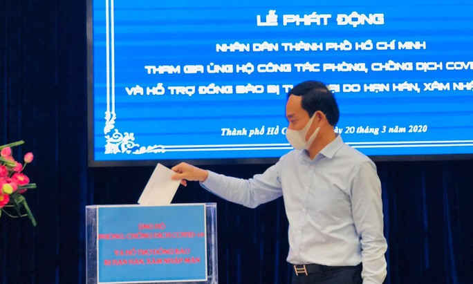 Chung tay chống dịch Covid-19: Người dân TP HCM ủng hộ gần 61 tỉ đồng - Ảnh 1. Chung tay chống dịch Covid-19: Người dân TP HCM ủng hộ gần 61 tỉ đồng - Ảnh 1.