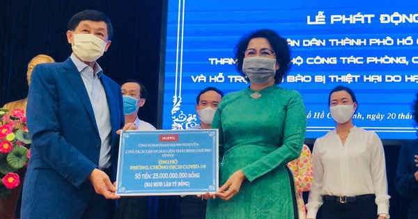 Chung tay chống dịch Covid-19: Người dân TP HCM ủng hộ gần 61 tỉ đồng - Ảnh 3. Chung tay chống dịch Covid-19: Người dân TP HCM ủng hộ gần 61 tỉ đồng - Ảnh 3.