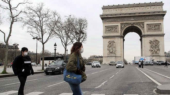 Tổn thất vì dịch Covid-19 tăng nhanh, Pháp thiếu khẩu trang trầm trọng