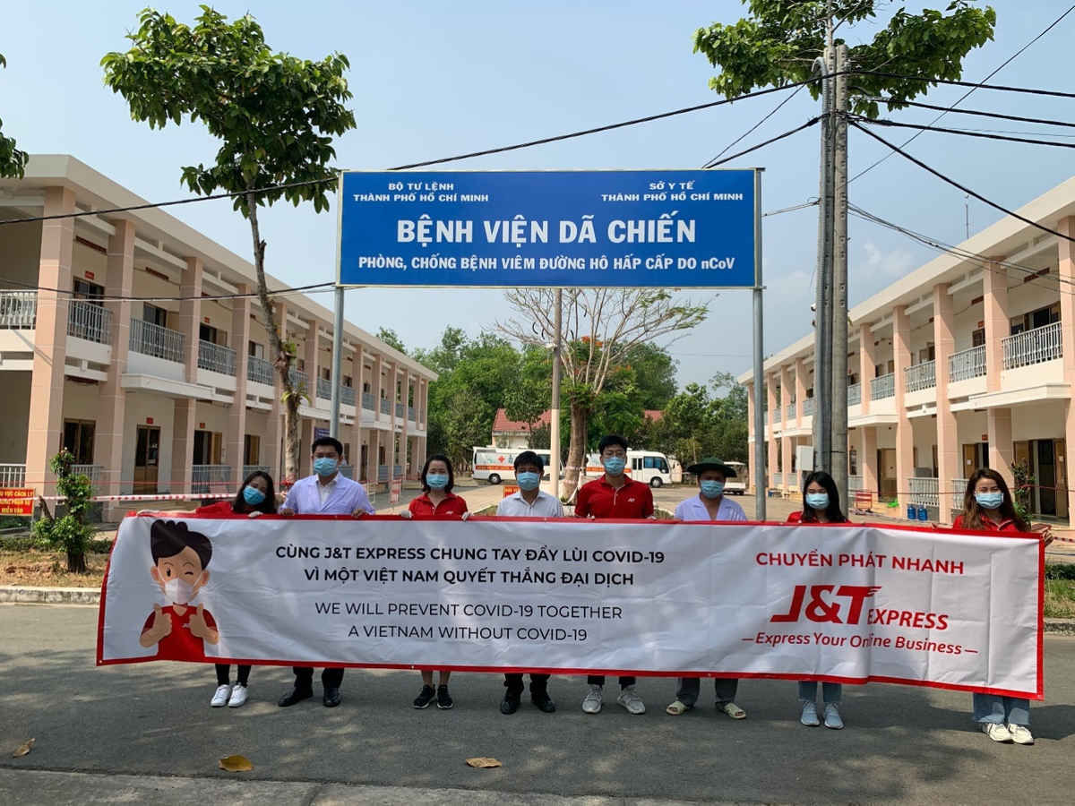 Tặng hàng ngàn khẩu trang cho các bệnh viện, JT Express chung tay đẩy lùi dịch bệnh Covid-19 - 2 Tặng hàng ngàn khẩu trang cho các bệnh viện, JT Express chung tay đẩy lùi dịch bệnh Covid-19 - 2