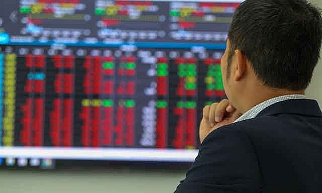 Chỉ số Vn-Index tiếp tục giảm, lùi về sát mốc 700 điểm