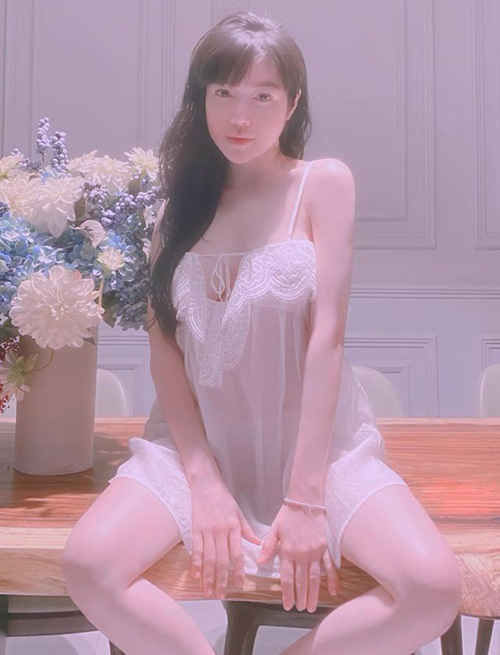 Mỹ nhân Việt khoe đồ mặc nhà: Người sexy, kẻ xuề xòa - Ảnh 6