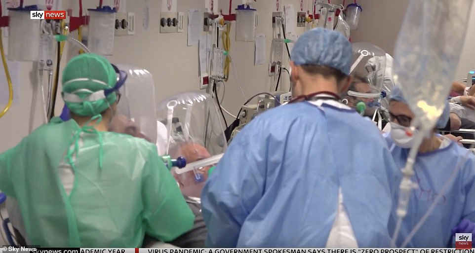 B&aacute;c sĩ Italia qua đời v&igrave; Covid-19 sau khi l&agrave;m việc kh&ocirc;ng c&oacute; găng tay bảo hộ - 2