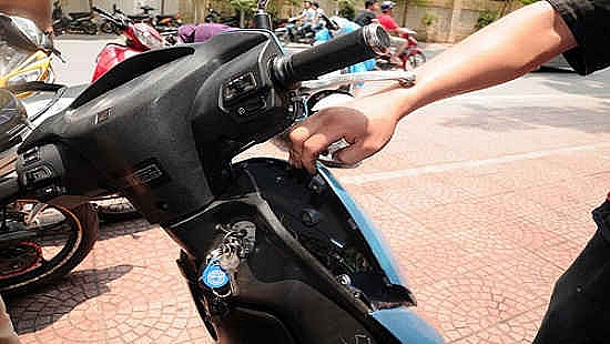 Mượn xe máy mang bán cho hiệu cầm đồ, 9x vướng vòng lao lý