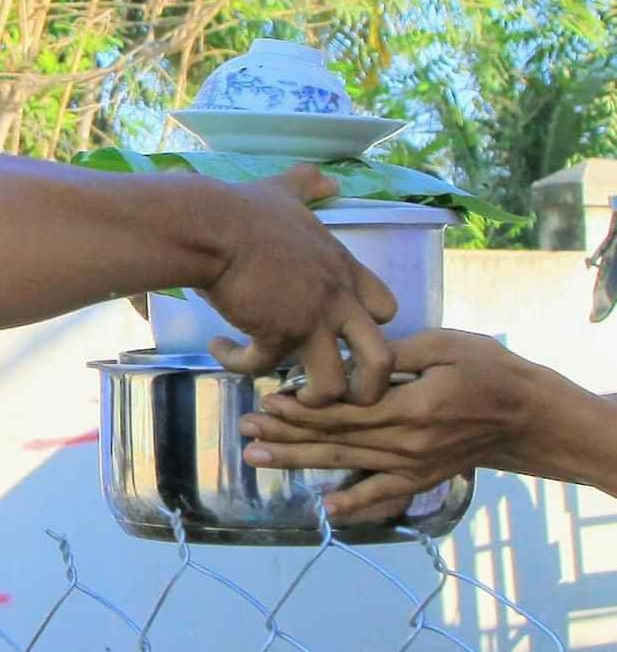 Ấm áp tình người ở khu cách ly Văn Lâm 3 - 3 Ấm áp tình người ở khu cách ly Văn Lâm 3 - 3