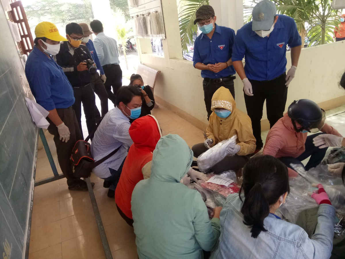 Ấm áp tình người ở khu cách ly Văn Lâm 3 - 6 Ấm áp tình người ở khu cách ly Văn Lâm 3 - 6