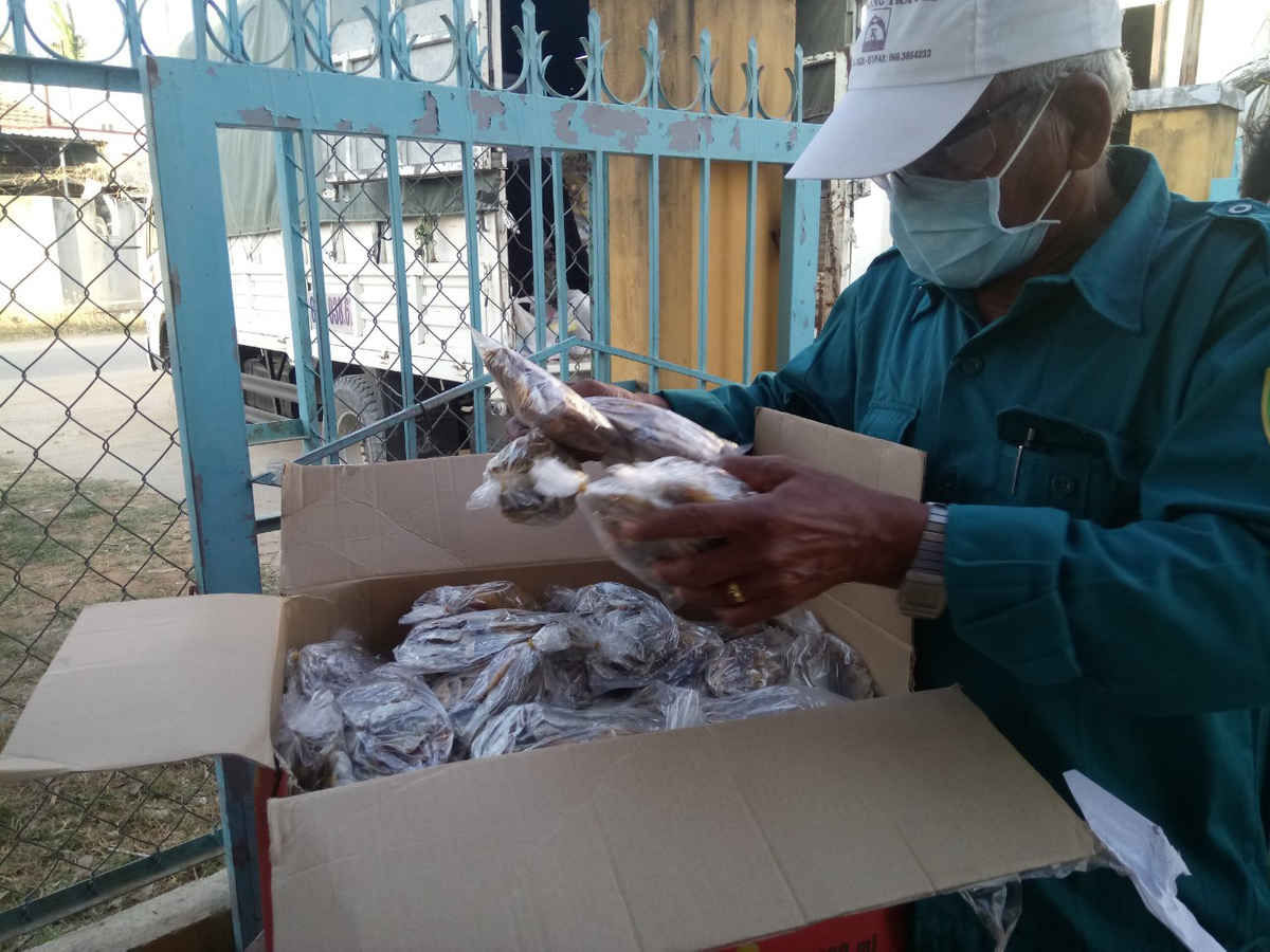 Ấm áp tình người ở khu cách ly Văn Lâm 3 - 10 Ấm áp tình người ở khu cách ly Văn Lâm 3 - 10