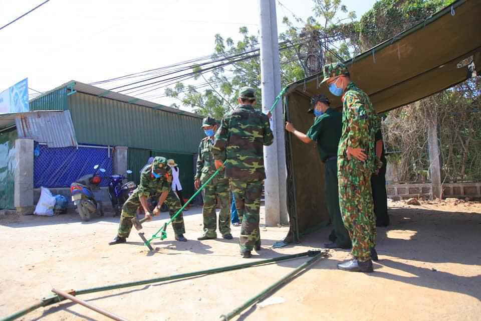 Ấm áp tình người ở khu cách ly Văn Lâm 3 - 14 Ấm áp tình người ở khu cách ly Văn Lâm 3 - 14