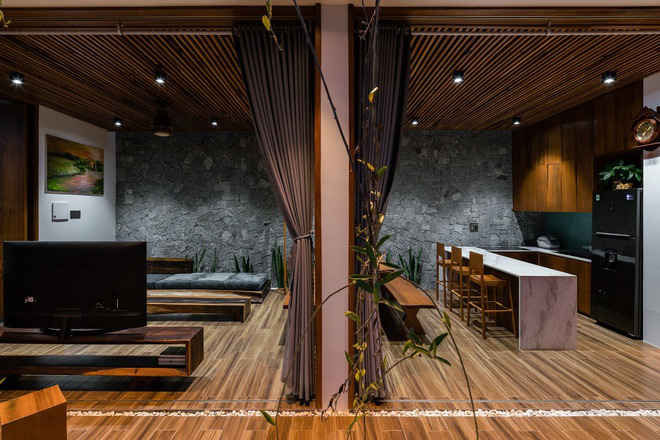 Ng&ocirc;i nh&agrave; c&oacute; cả một k&ecirc;nh nước b&ecirc;n trong chống n&oacute;ng - Ảnh 5.