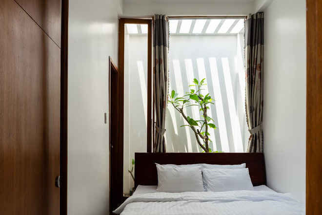 Ng&ocirc;i nh&agrave; c&oacute; cả một k&ecirc;nh nước b&ecirc;n trong chống n&oacute;ng - Ảnh 9.