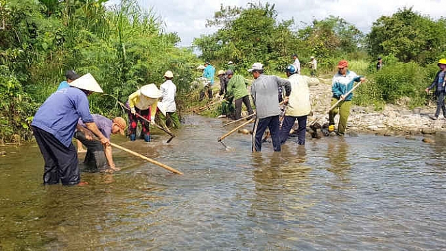 Nạo vét suối cứu 100ha lúa