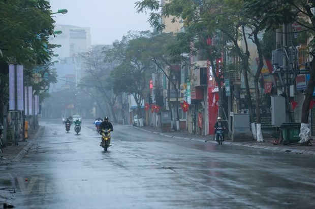 Ha Noi co luc co mua rao, nhiet do cao nhat len toi 28 do C hinh anh 1