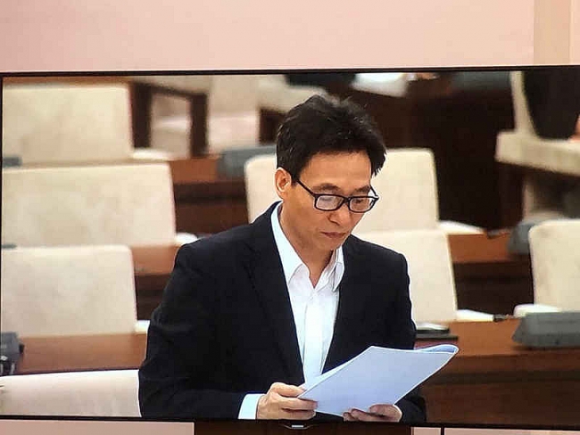 Phó Thủ tướng Vũ Đức Đam báo cáo Thường vụ Quốc hội diễn biến dịch COVID-19