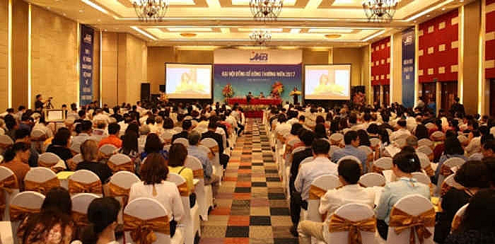 Nhiều ngân hàng hoãn đại hội cổ đông vì lo Covid-19