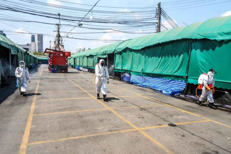 Cập nhập Covid-19 tối 24/3: T&acirc;y Ban Nha cải tạo s&acirc;n trượt băng th&agrave;nh nh&agrave; x&aacute;c - 2