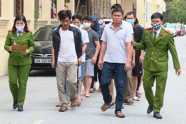 Thanh Hóa: Bắt quả tang 15 đối tượng đánh bạc ăn tiền bằng xóc đĩa